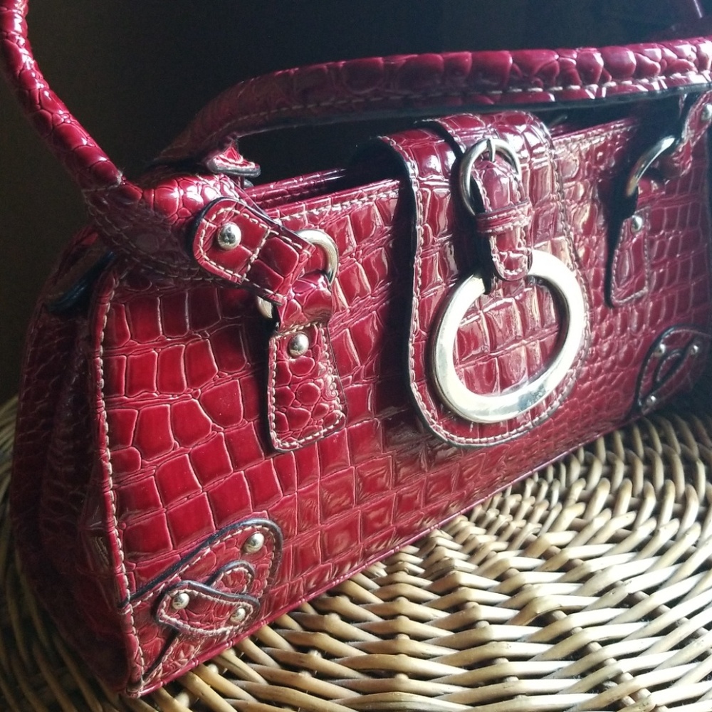 BossyRedHandbag!